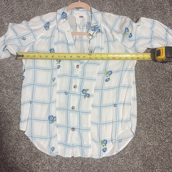 FREE PEOPLE  blouse Window To My Heart Button Down in White and Bleu Size XS - Picture 11 of 12